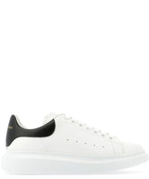 "Oversize" sneakers